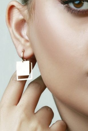 گوشواره طلا مدل مربعی زنانه