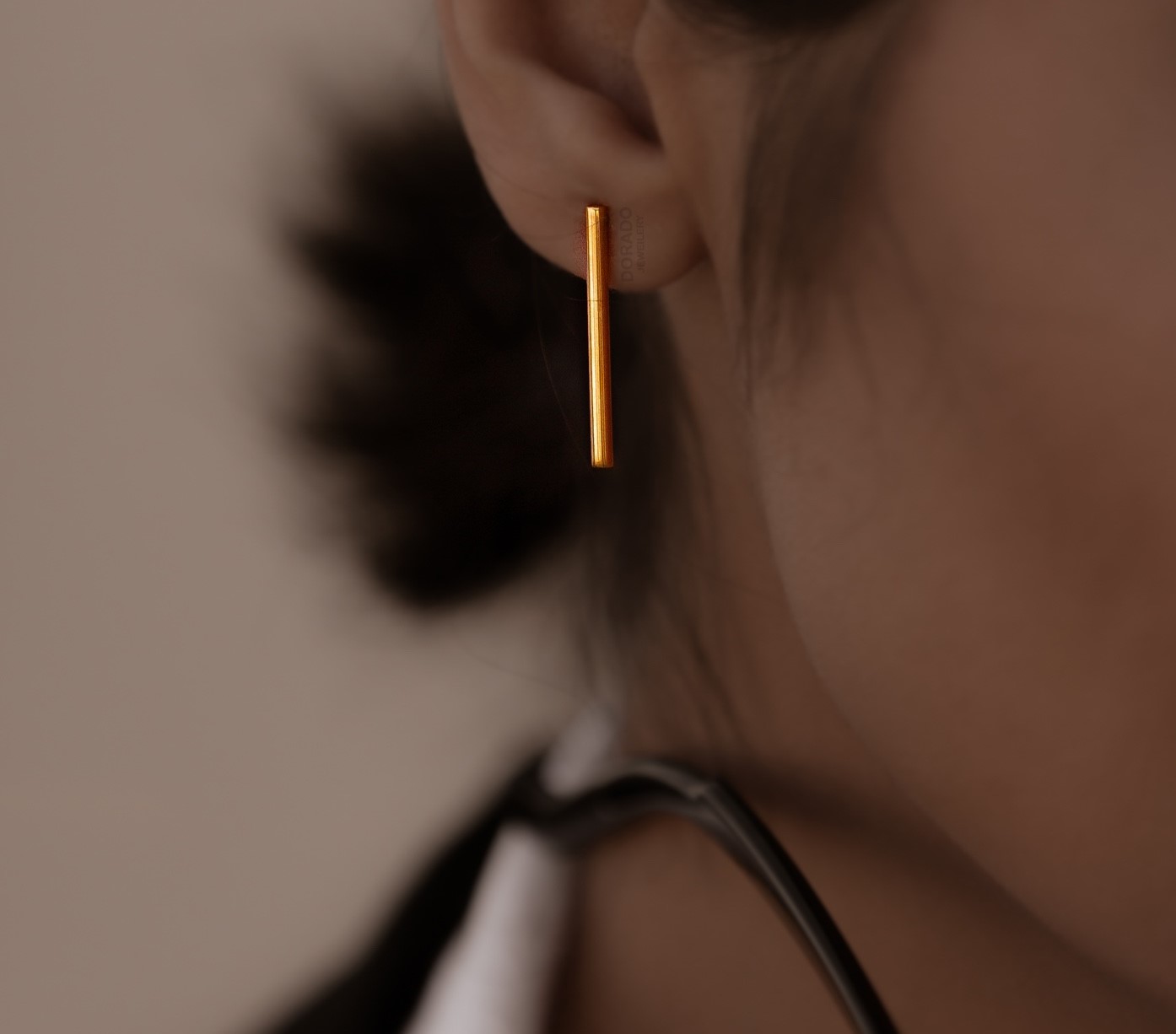 گوشواره طلا طرح پروفیل زنانه