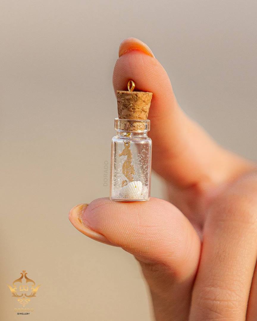 آویز طلا مدل بطری شیشه ای دریایی زنانه
